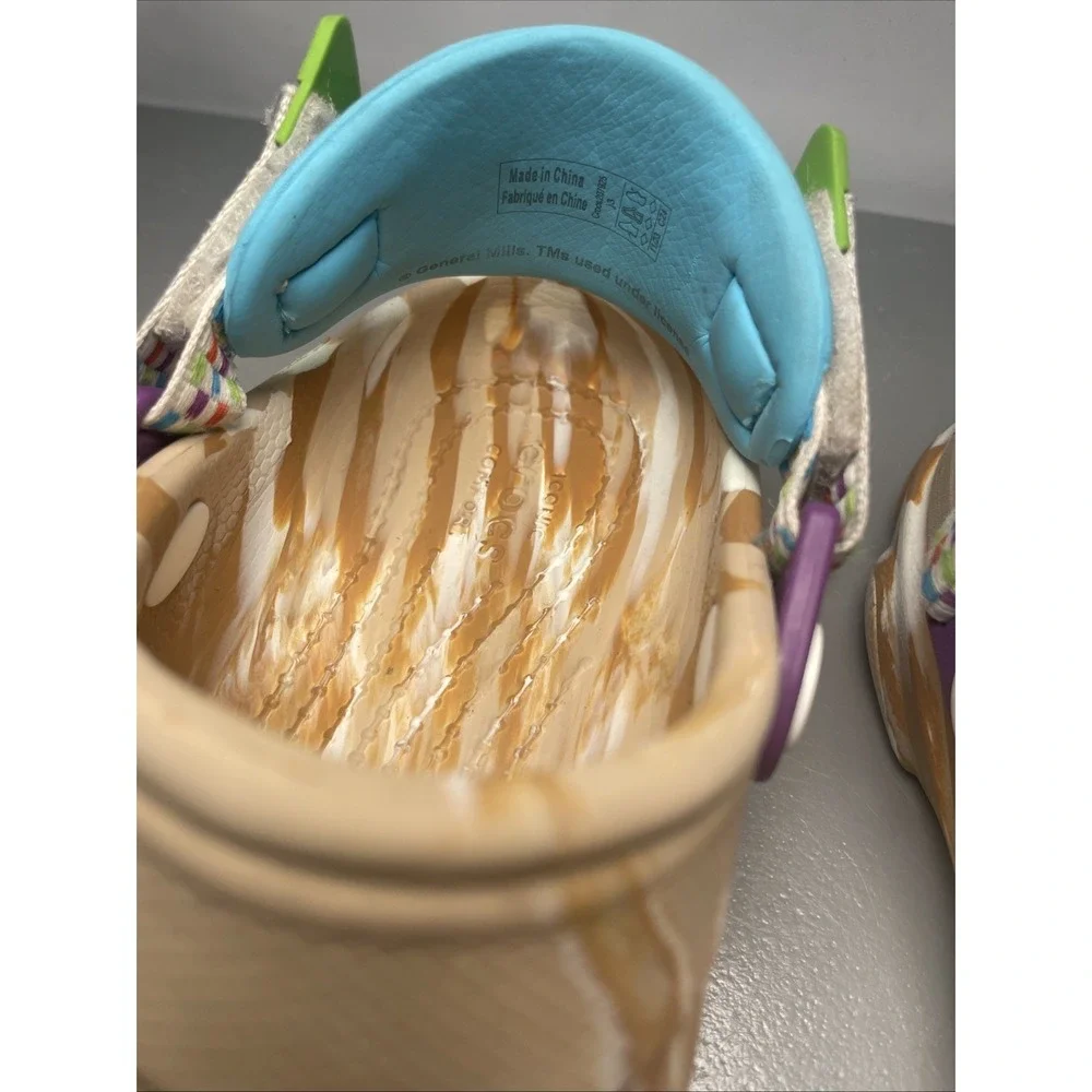 Crocs Cinnamon Toast Crunch Candy Kids Shoes Size J3